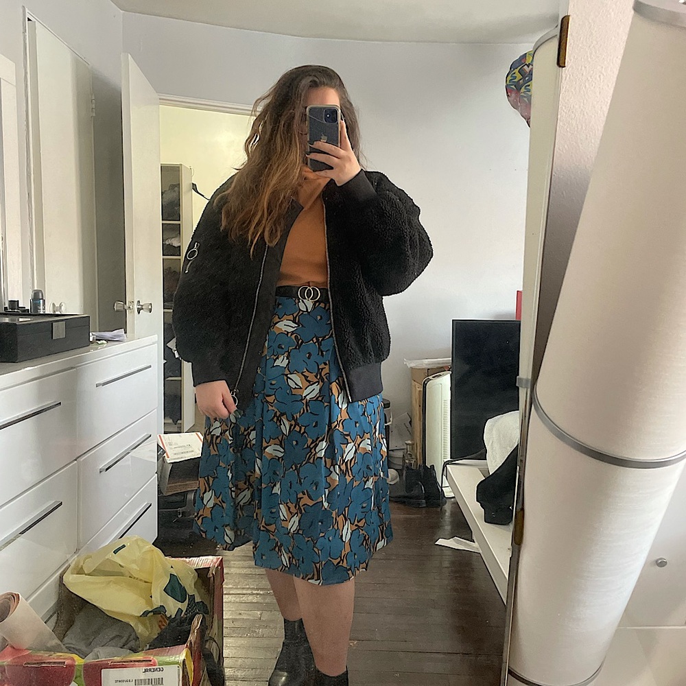 F21 fuzzy bomber jacket, size L, black with silver zipper :)